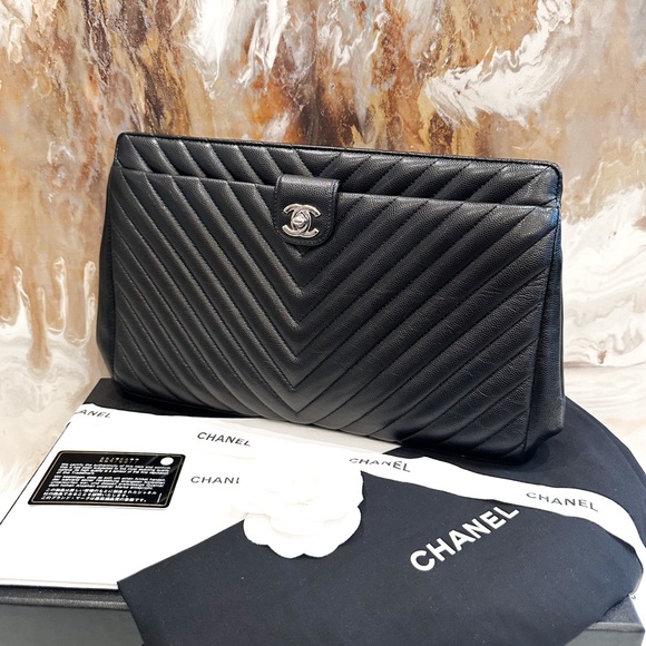 Chanel Large Black Chevron Quilted Caviar Turn Lock CC Oversize Clutch Bag - Picture 16 of 16